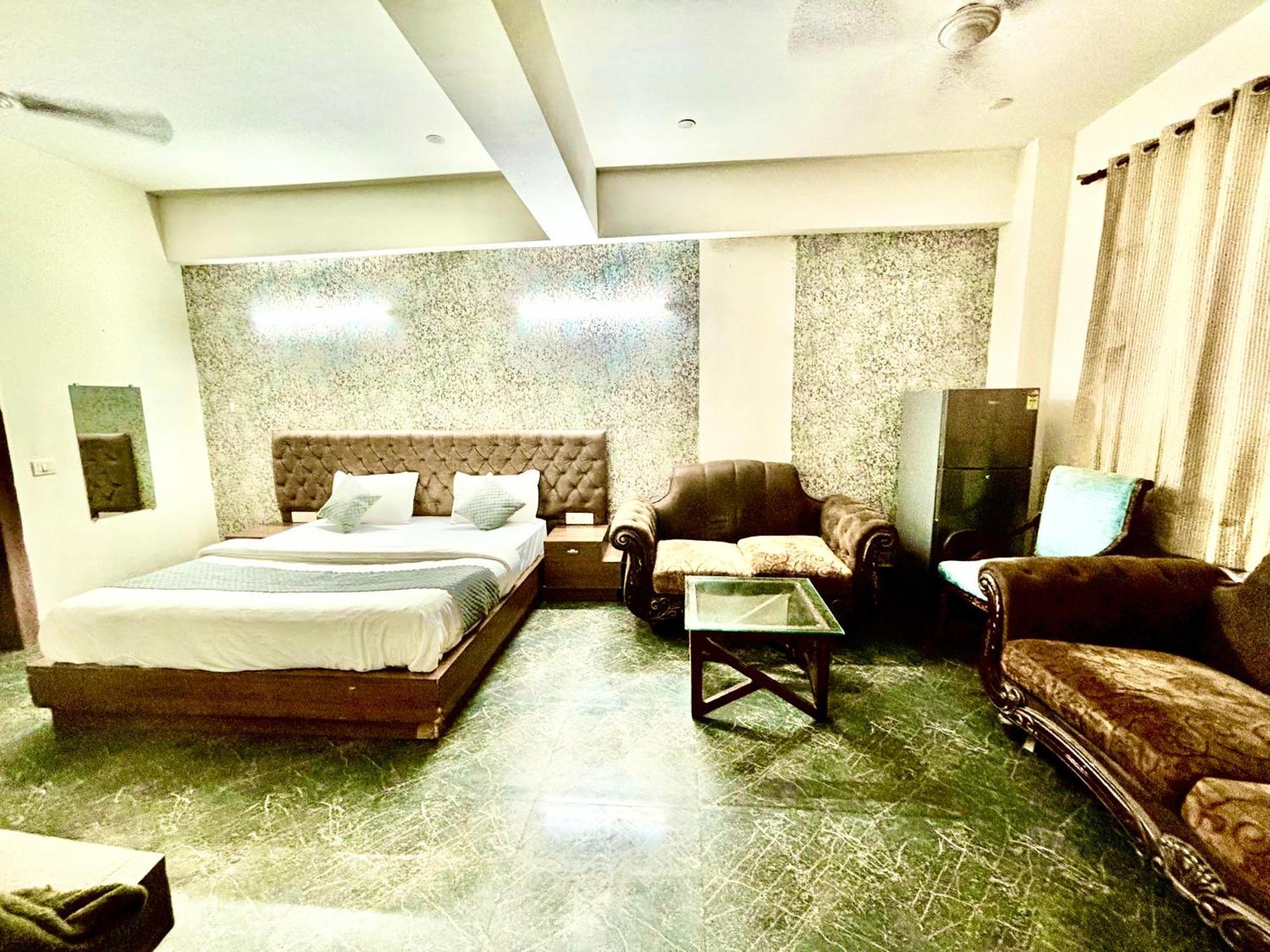 ניו דלהי Hotel Pushpanjali מראה חיצוני תמונה